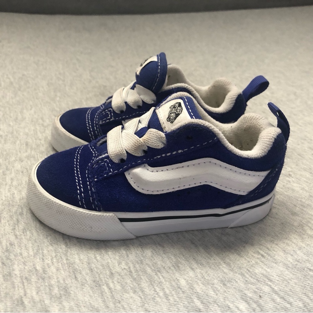 VANS Knu Skool Elastic Lace Unisex Kids Blue/White Suede Slip-On Size: US 6.0